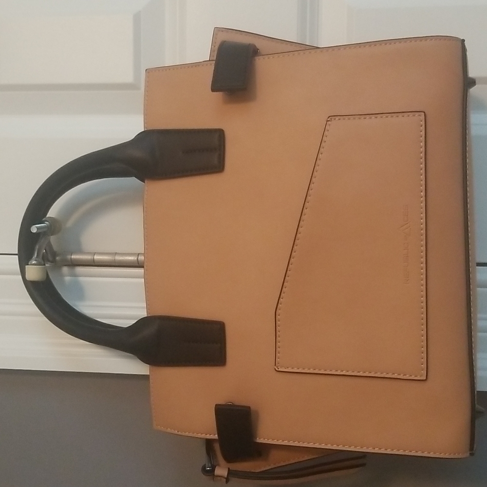 EUC Republic of Aces Black and Tan Hand Bag - Picture 2 of 7